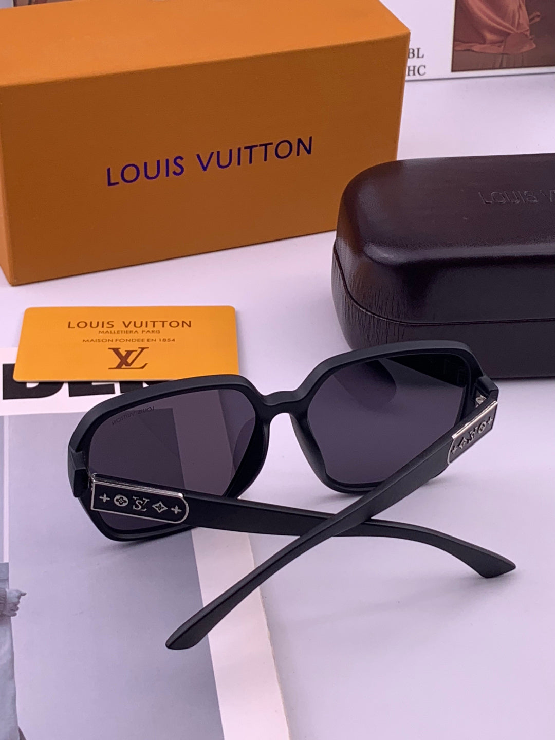 Louis Vuitton L3305 Square Black Lens Sunglasses for Men & Women - 357658 - detail image 5