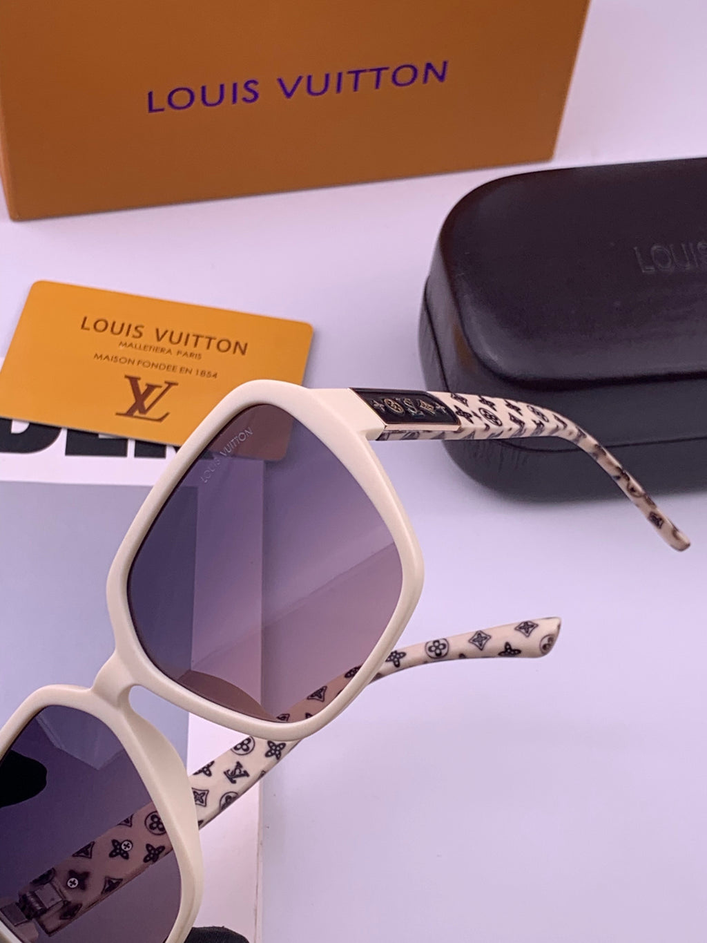 Louis Vuitton L3305 Square Gold Lens Sunglasses for Men & Women - 357659 - detail image 3