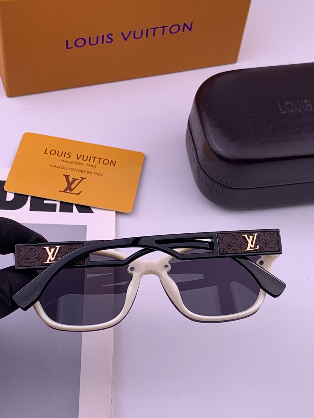 Louis Vuitton L7310 Square Brown Lens Sunglasses for Men & Women - 357661 - detail image 6