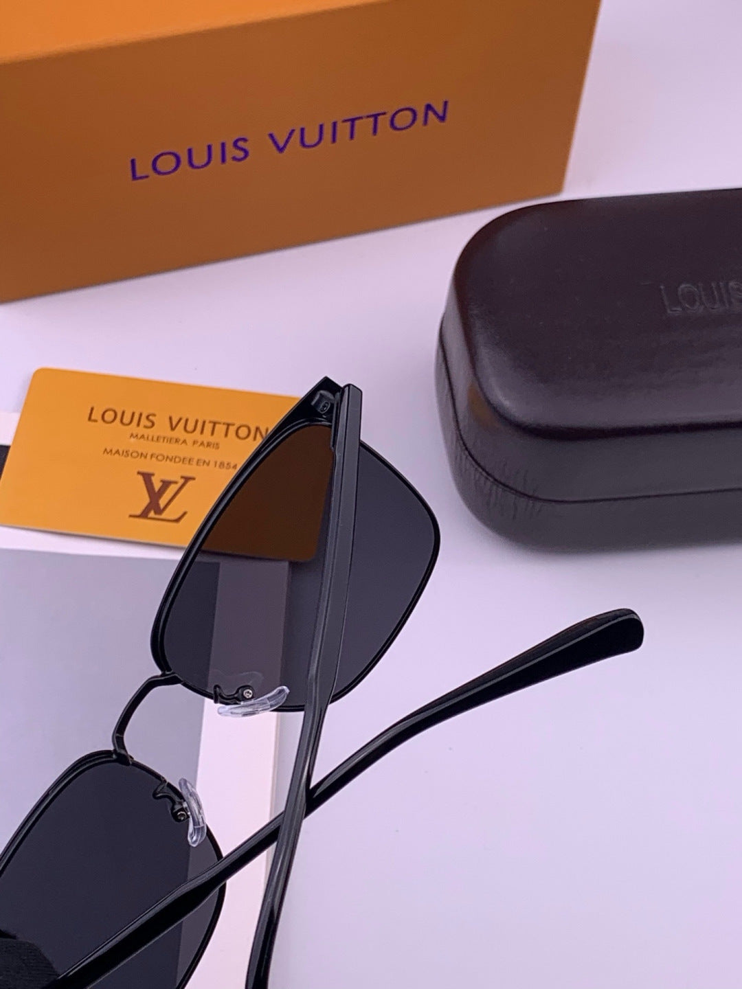 Louis Vuitton L3343 Polarized Aviator Black Lens Sunglasses for Men & Women - detail image 5
