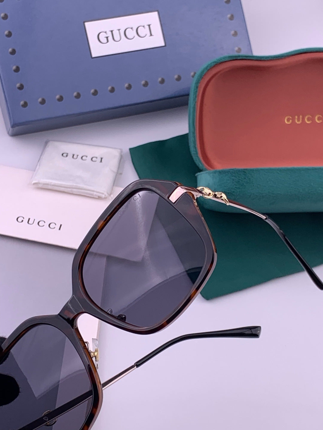 Gucci G9912 Round Black Lens Sunglasses for Men & Women - detail image 3