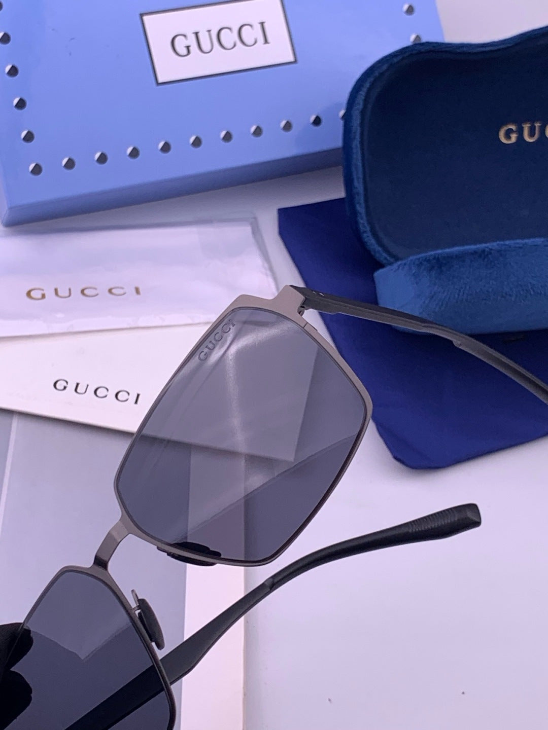 Gucci G5226 Fashion Gold Lens Sunglasses for Men & Women - 357836 - detail image 3