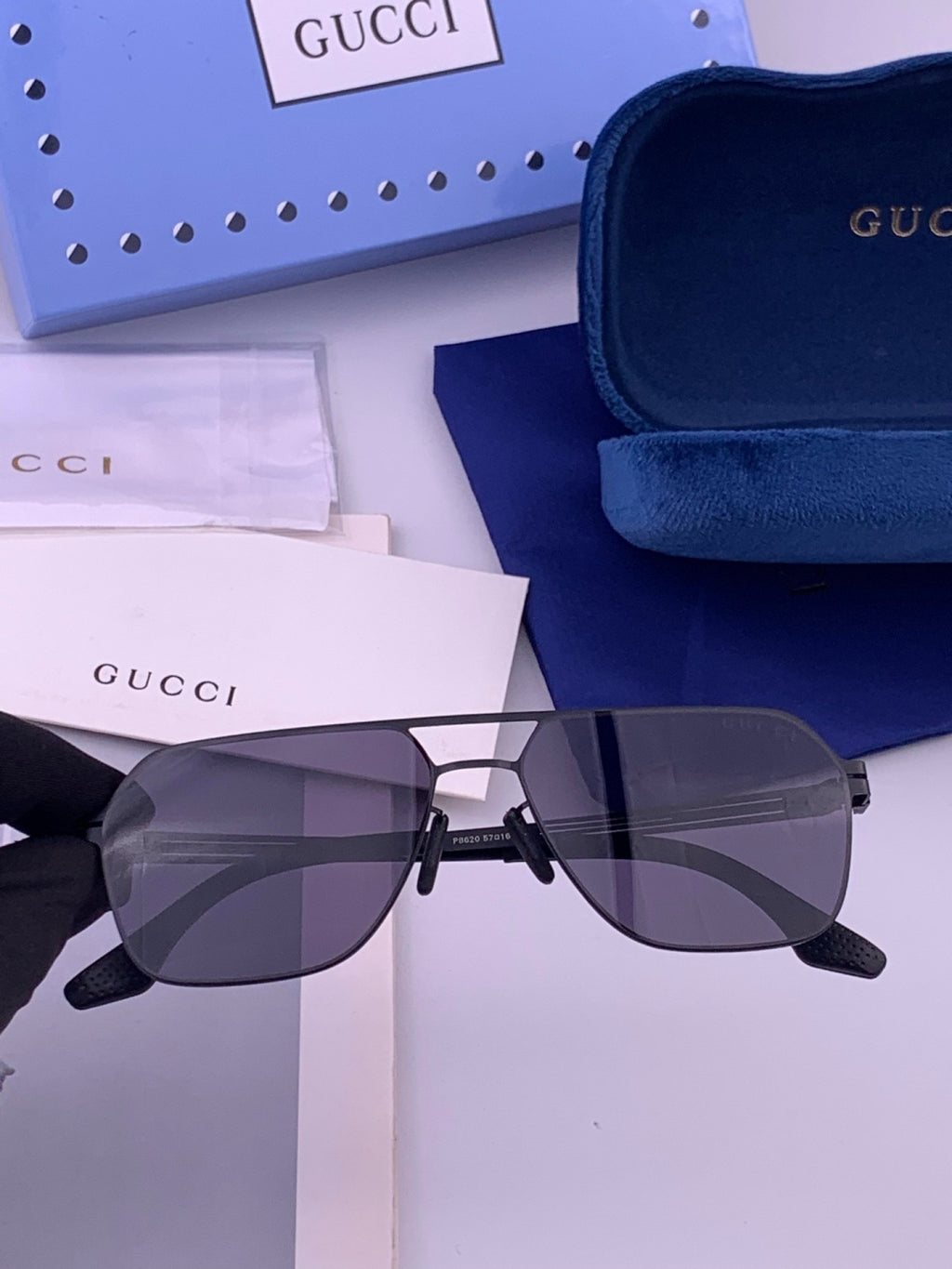 Gucci G0862 Fashion Gold Lens Sunglasses for Men & Women - 357838