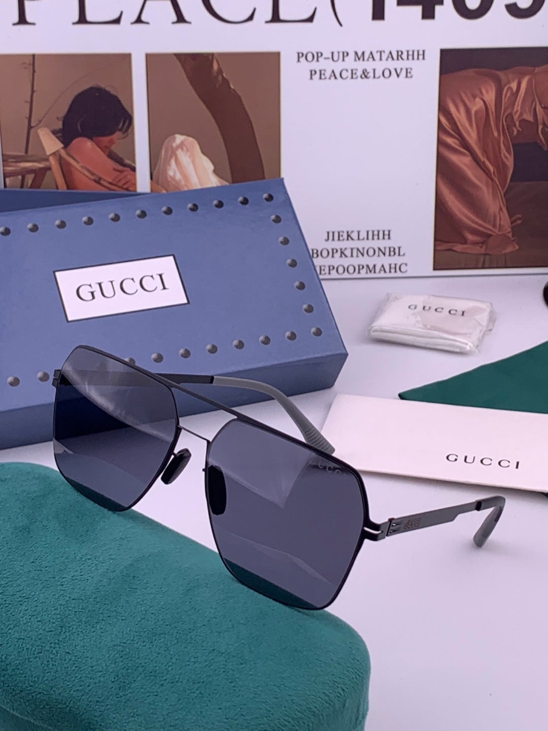 Gucci G711 Polarized Fashion Black Lens Sunglasses for Men & Women - 357841 - detail image 2
