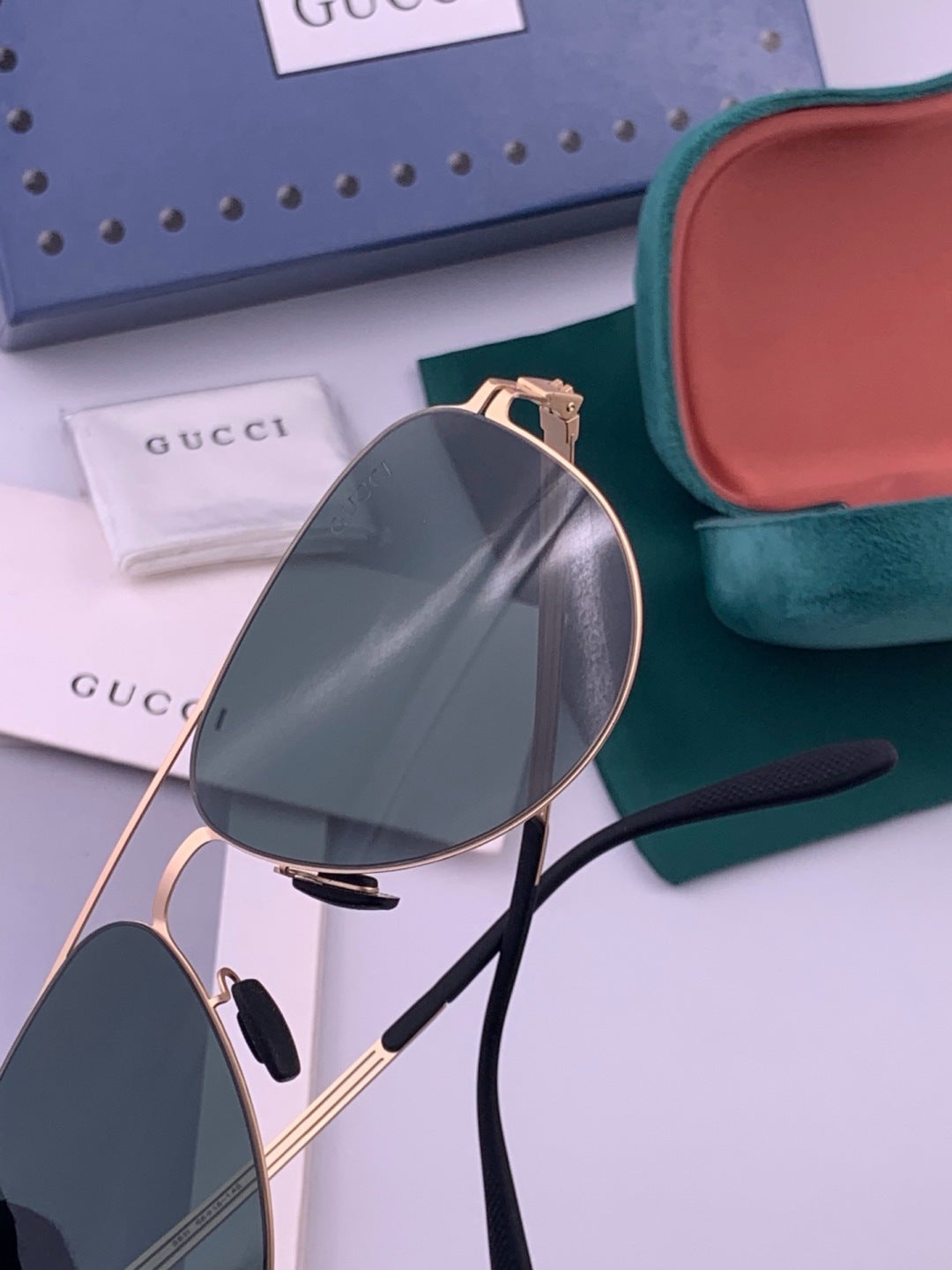 Gucci G1381 Fashion Gold Lens Sunglasses for Men & Women - 357842 - detail image 4
