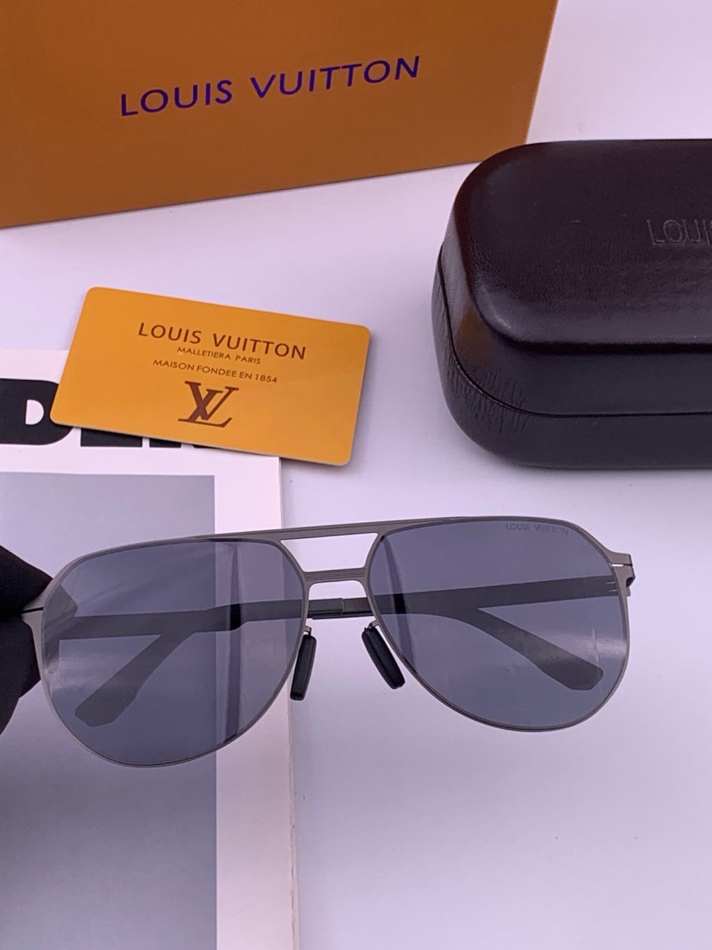 Louis Vuitton L712 Fashion Brown Lens Sunglasses for Men & Women - 357628
