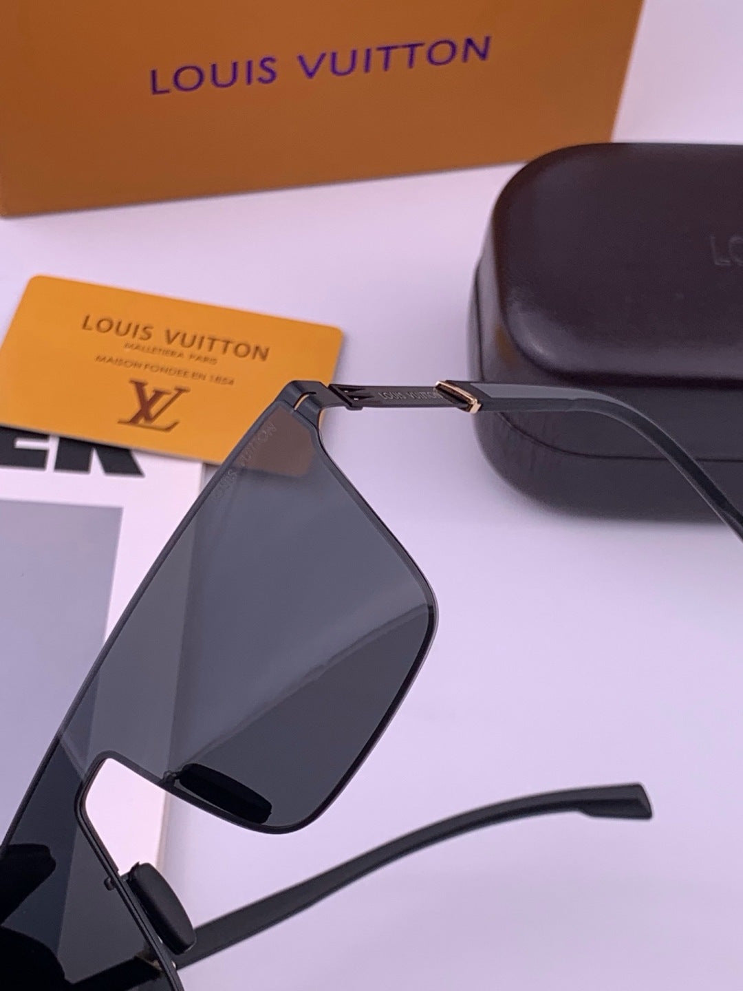 Louis Vuitton L016 Fashion Brown Lens Sunglasses for Men & Women - 357631 - detail image 3