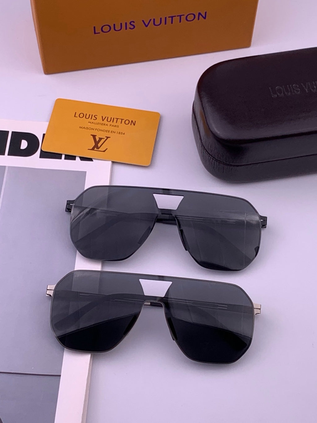 Louis Vuitton L010 Fashion Gold Lens Sunglasses for Men & Women - 357634 - detail image 7