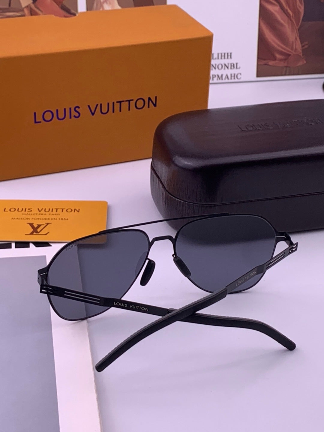 Louis Vuitton L18 Fashion Gold Lens Sunglasses for Men & Women - 357636 - detail image 5