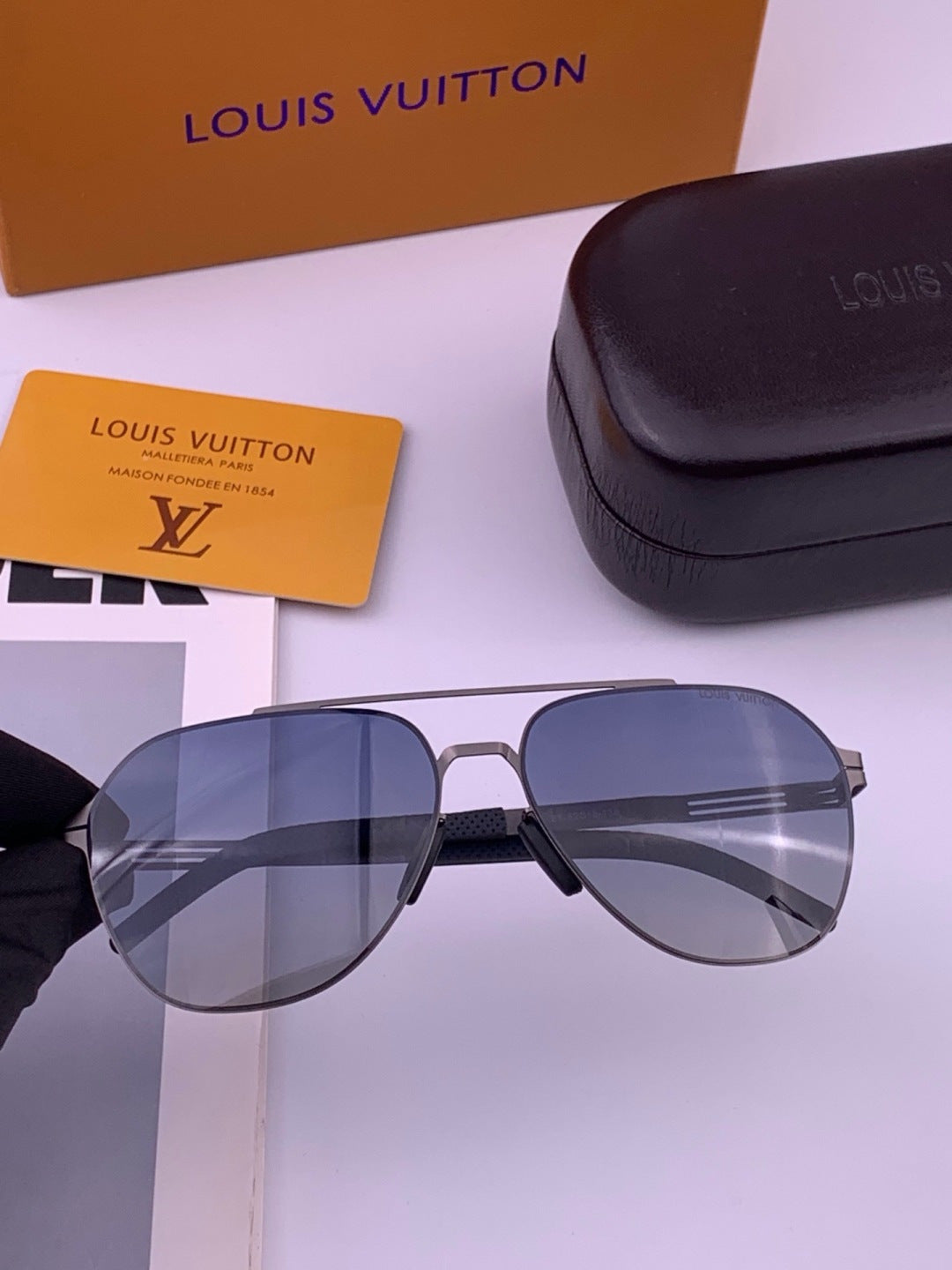 Louis Vuitton L18 Fashion Gold Lens Sunglasses for Men & Women - 357637