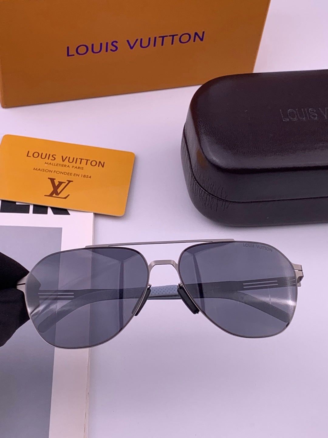 Louis Vuitton L18 Fashion Gold Lens Sunglasses for Men & Women - 357638