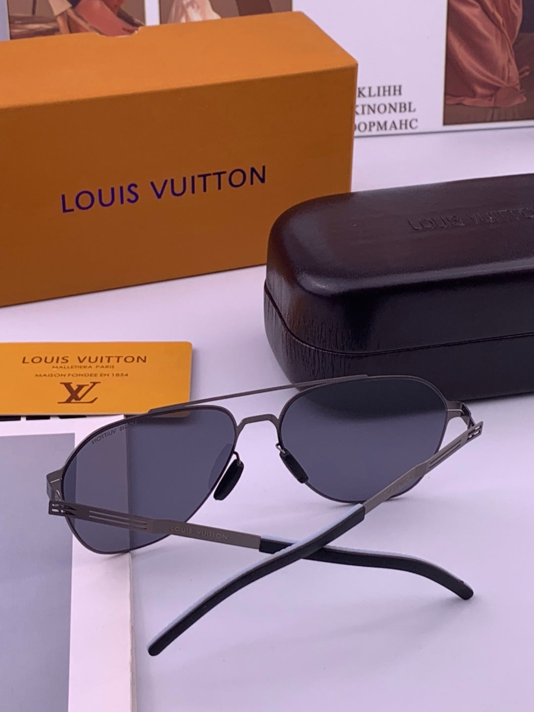 Louis Vuitton L18 Fashion Gold Lens Sunglasses for Men & Women - 357638 - detail image 5