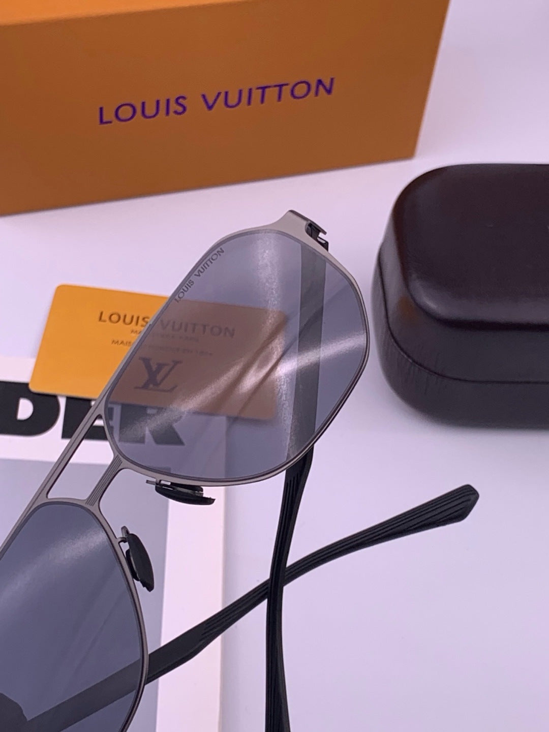 Louis Vuitton L116 Fashion Black Lens Sunglasses for Men & Women - 357642 - detail image 4