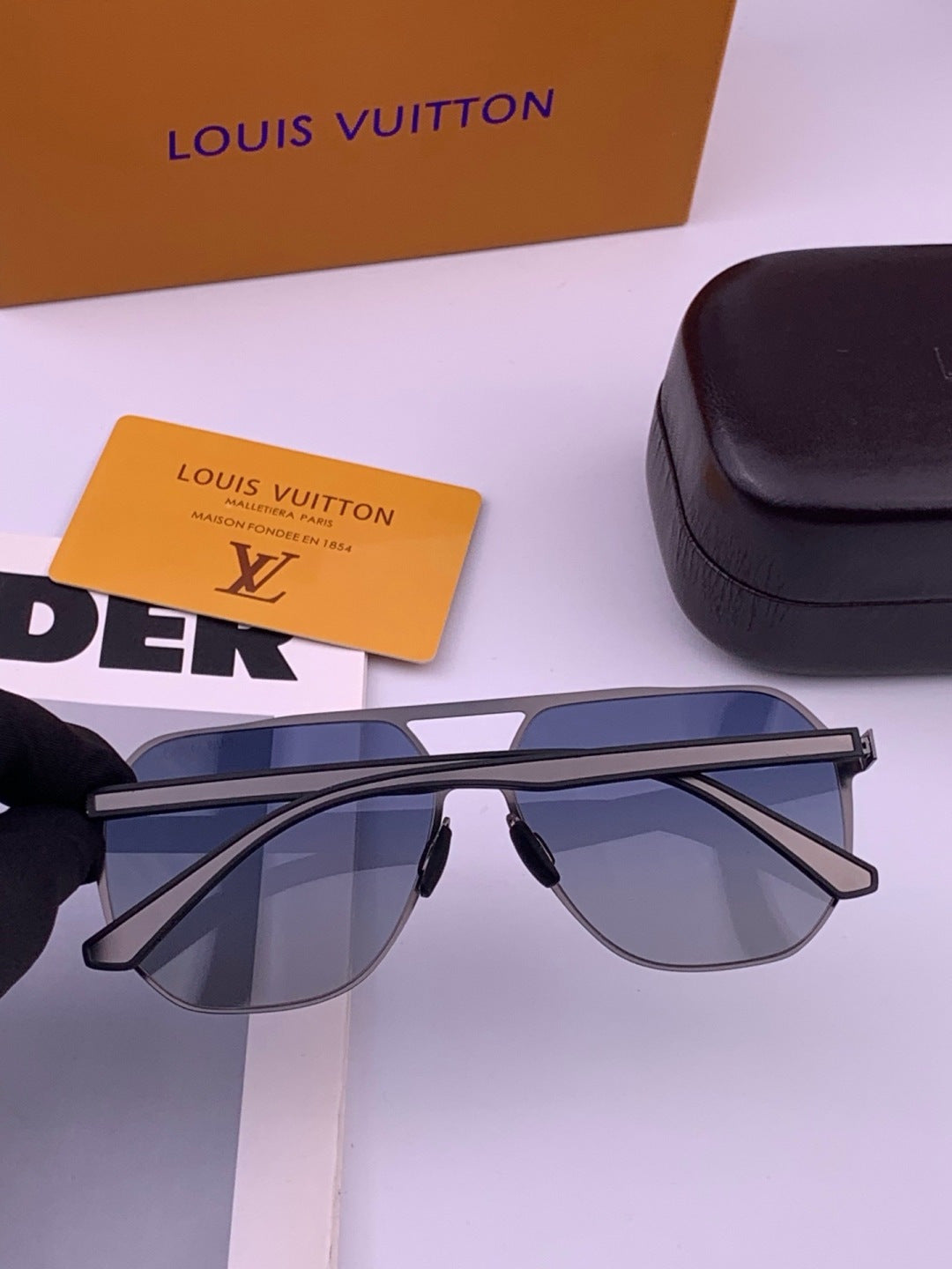 Louis Vuitton L116 Fashion Black Lens Sunglasses for Men & Women - 357643 - detail image 6