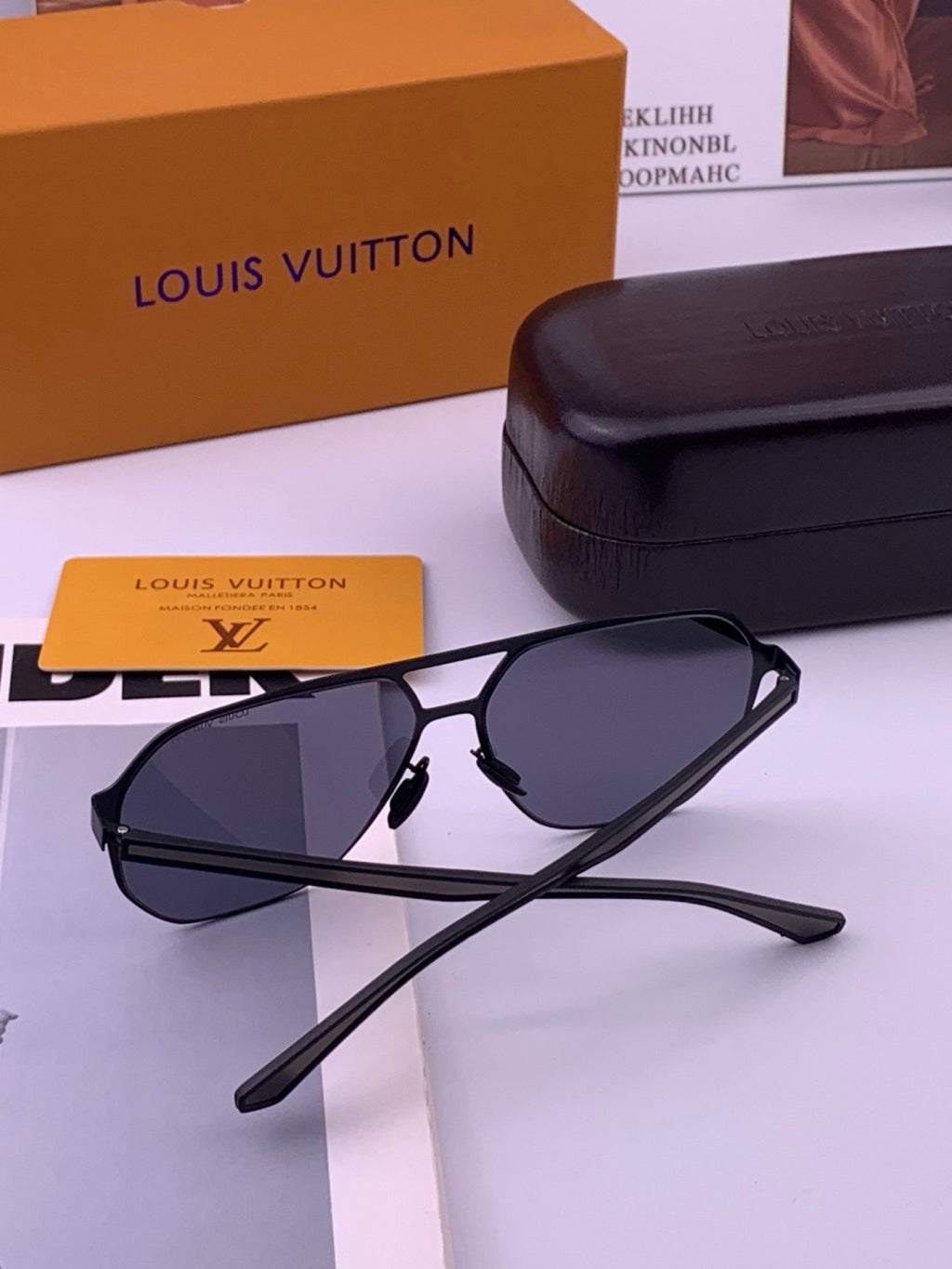 Louis Vuitton L116 Fashion Gold Lens Sunglasses for Men & Women - 357644 - detail image 5