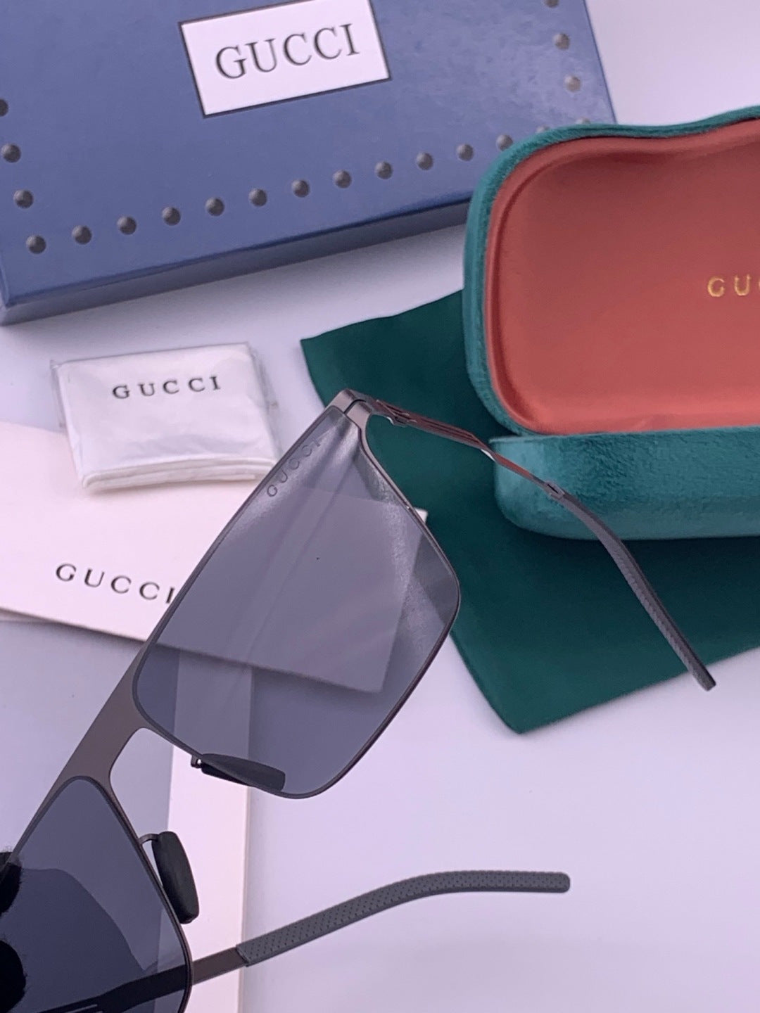 Gucci G188 Fashion Brown Lens Sunglasses for Men & Women - detail image 3