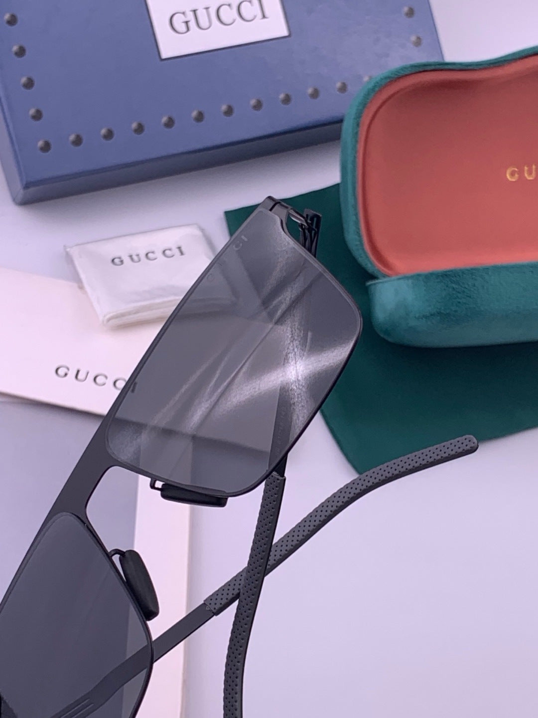 Gucci G188 Fashion Black Lens Sunglasses for Men & Women - detail image 3