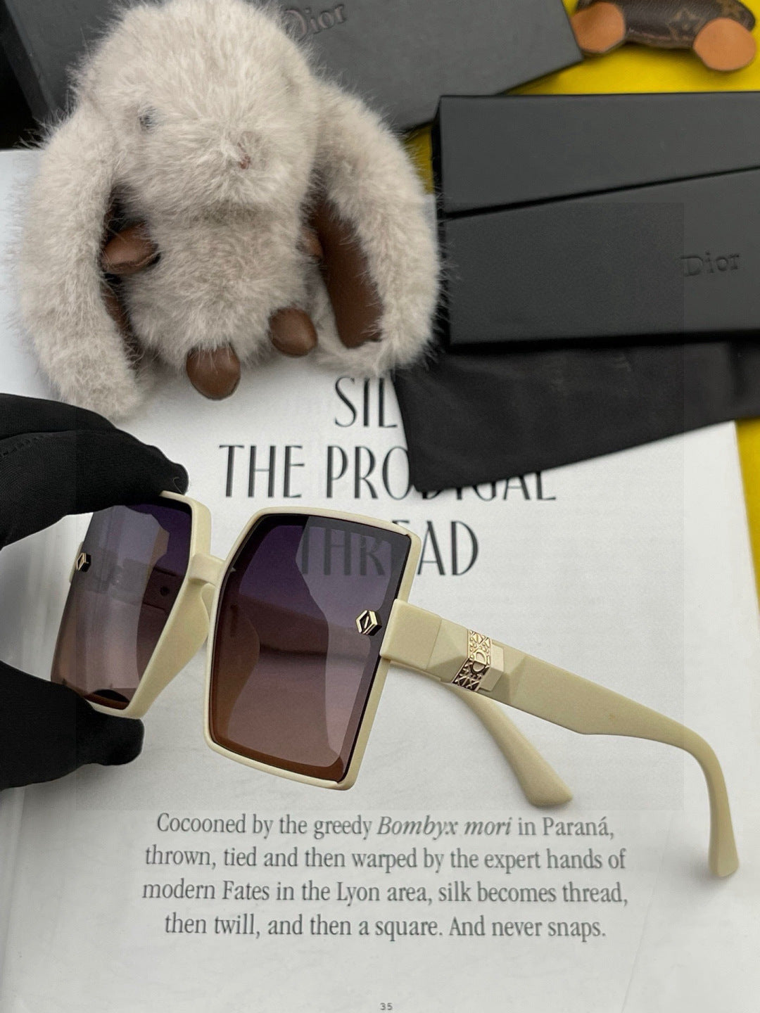 Dior CD2682 Polarized Square Gold Lens Sunglasses for Women - detail image 5