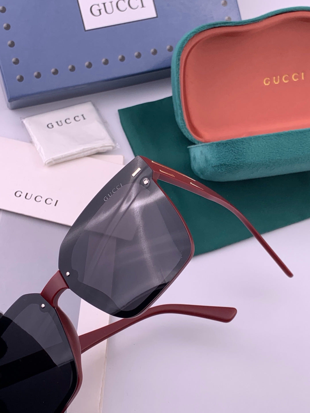 Gucci G7292 Polarized Square Gold Lens Sunglasses for Men & Women - 357807 - detail image 2