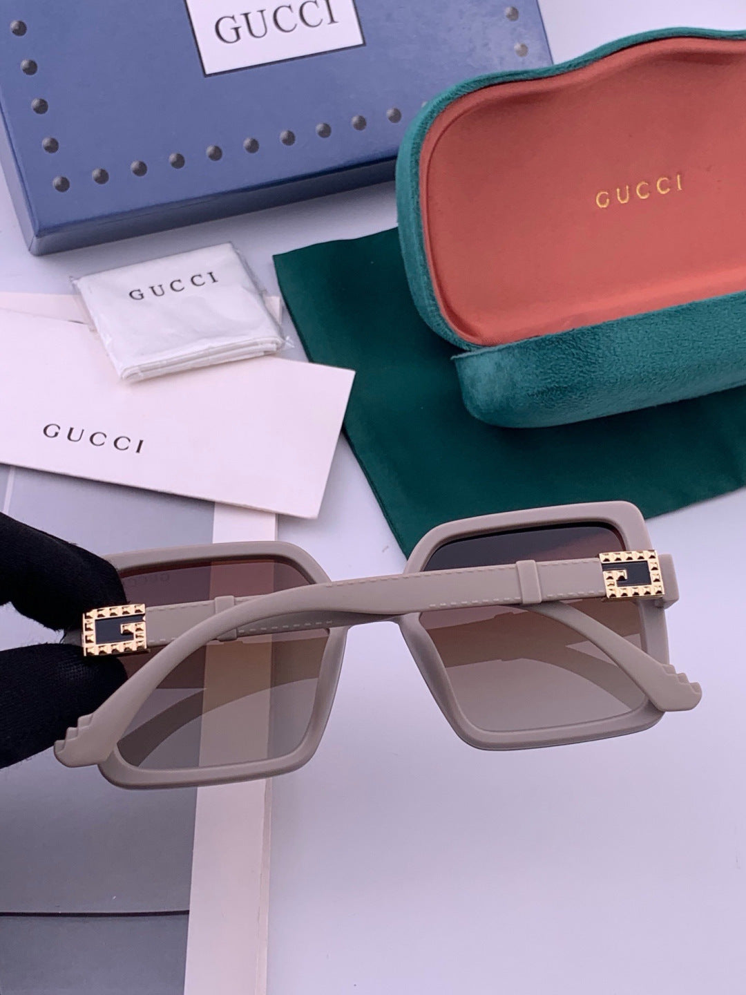 Gucci G3518 Polarized Fashion Brown Lens Sunglasses for Women - 357811 - detail image 3