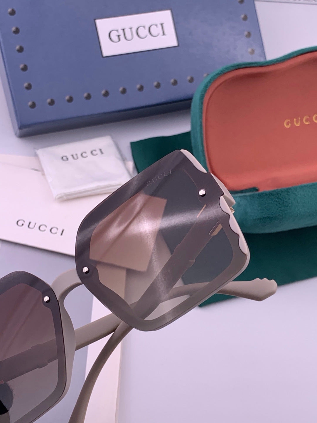 Gucci G3518 Polarized Fashion Brown Lens Sunglasses for Women - 357811 - detail image 5