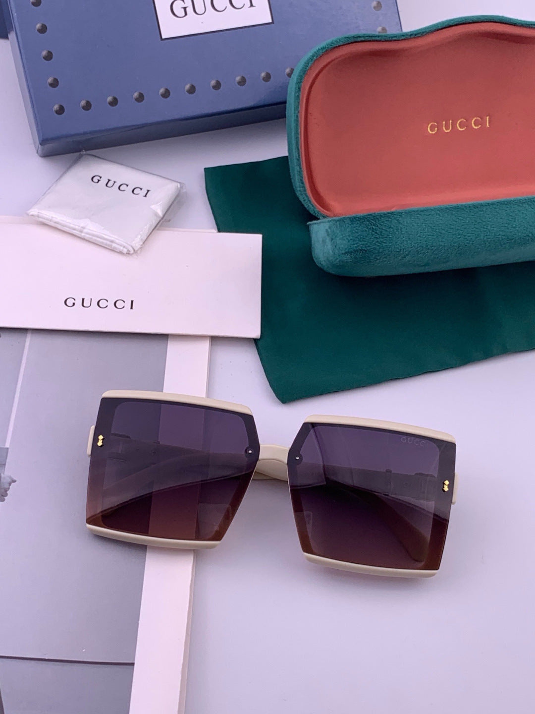 Gucci G5610 Polarized Fashion Black Lens Sunglasses for Women - detail image 4