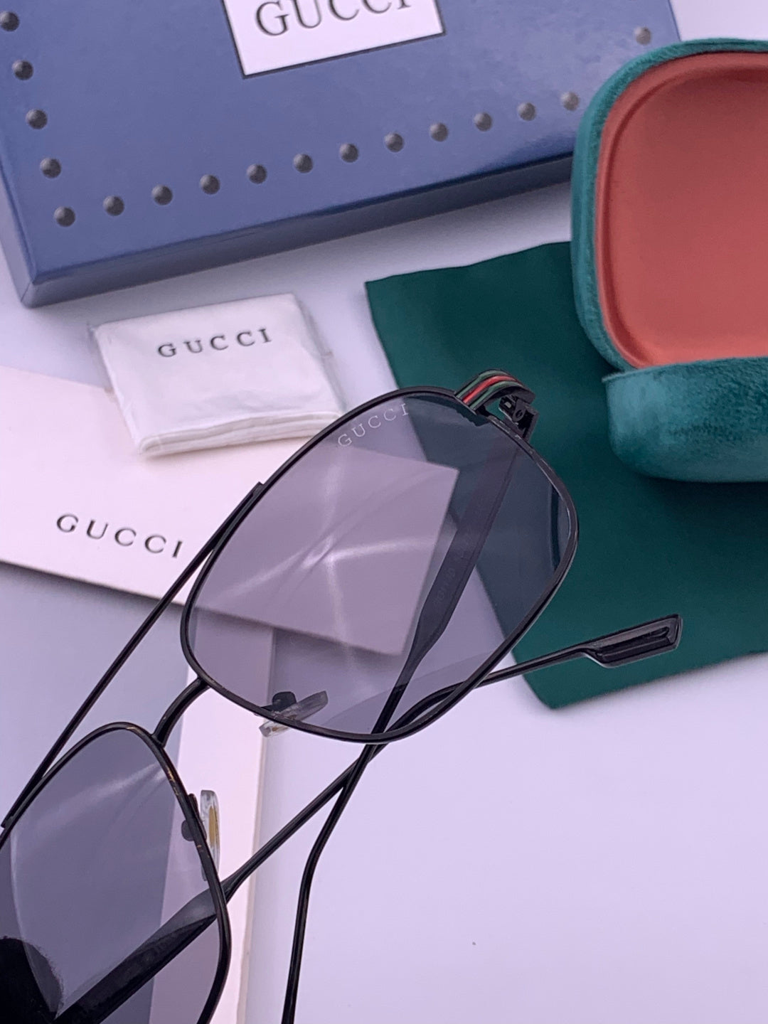 Gucci G0113 Aviator Gold Lens Sunglasses for Men & Women - 357782 - detail image 3