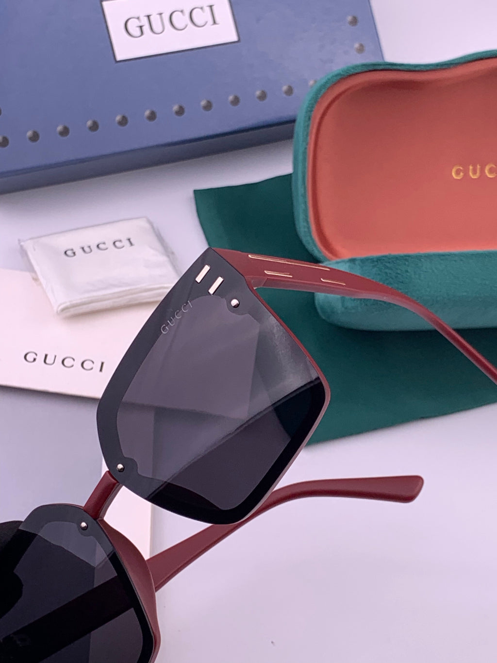 Gucci G7292 Polarized Square Gold Lens Sunglasses for Men & Women - 357791 - detail image 3