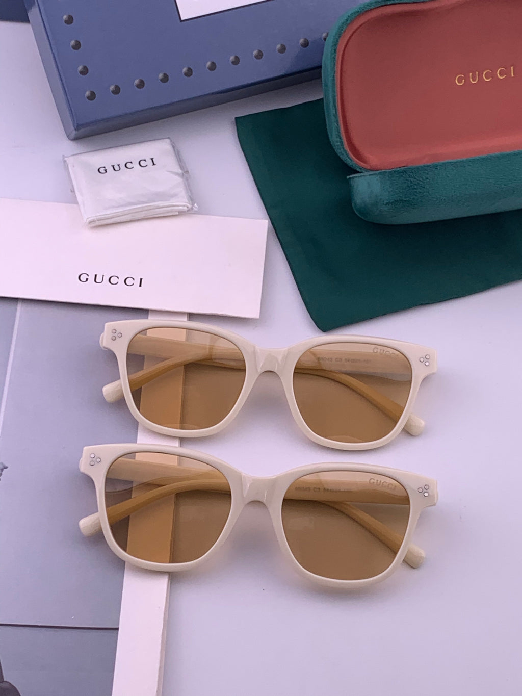 Gucci G35504 Polarized Fashion Black Lens Sunglasses for Men & Women - 371613 - detail image 7