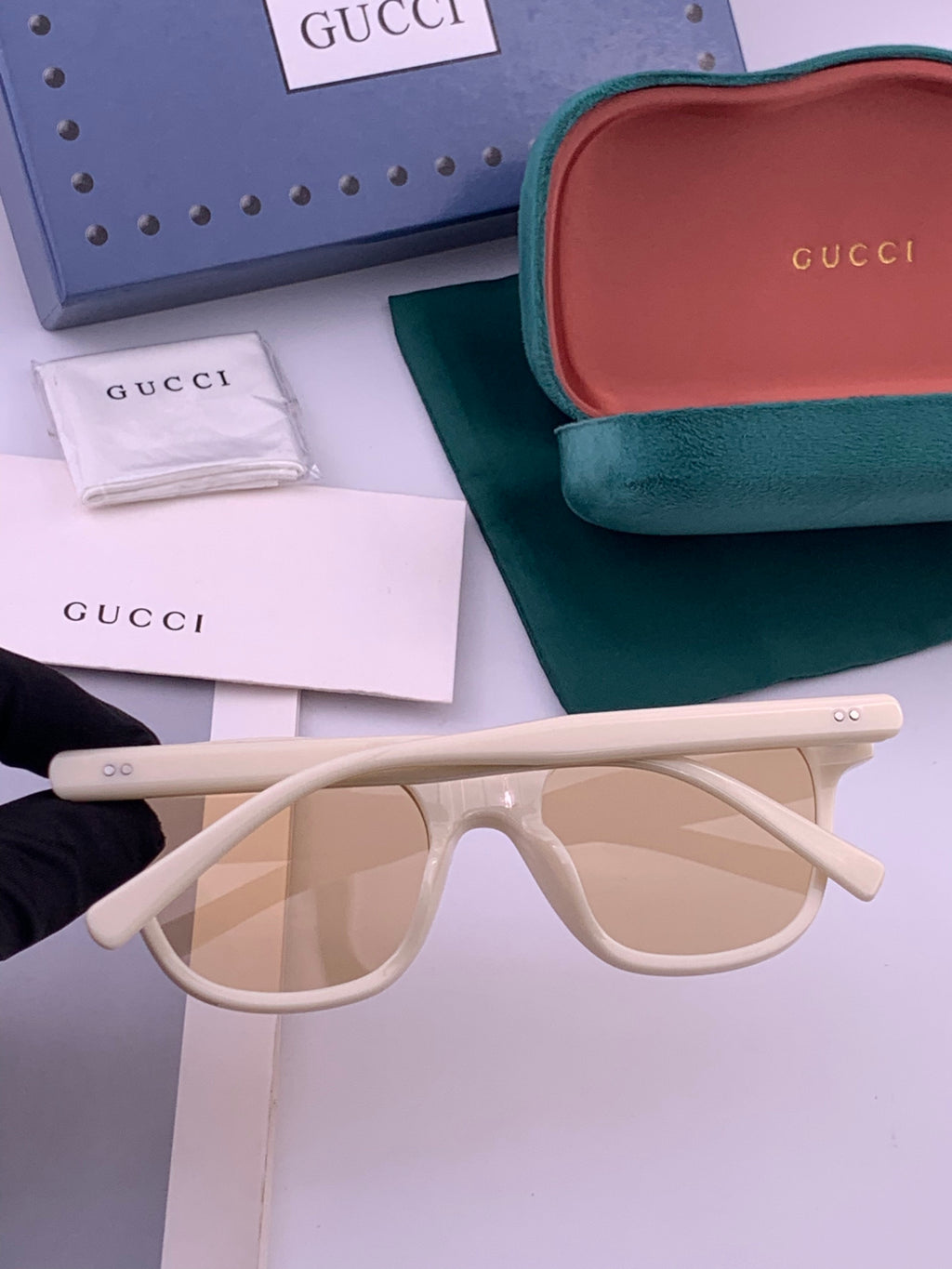 Gucci G35504 Polarized Fashion Black Lens Sunglasses for Men & Women - 371613 - detail image 4