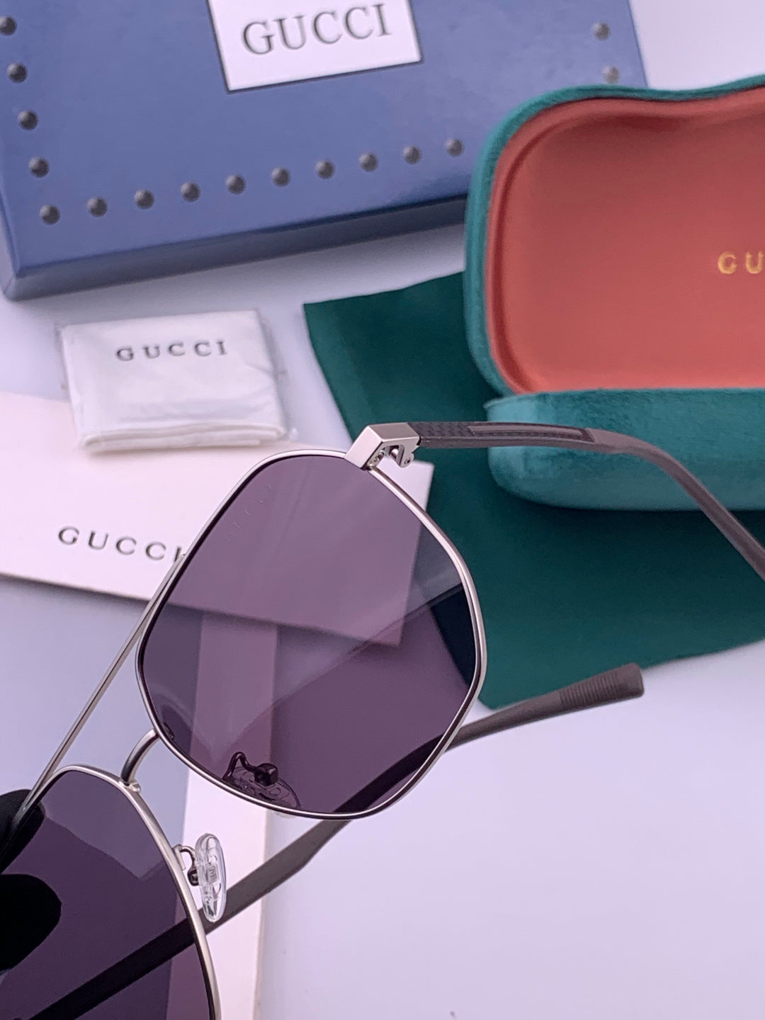 Gucci G9203 Polarized Aviator Gold Lens Sunglasses for Men & Women - detail image 3