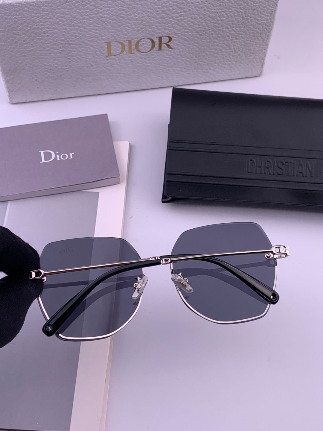 Dior CD8637 Polarized Rimless Brown Lens Sunglasses for Men & Women - detail image 4