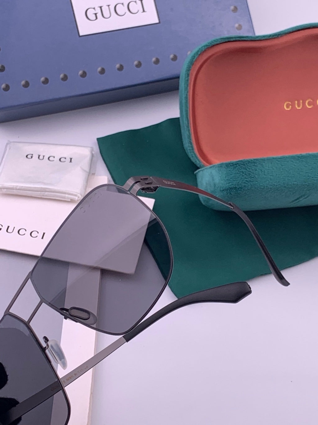 Gucci G2504 Fashion Black Lens Sunglasses for Men & Women - 371628 - detail image 3