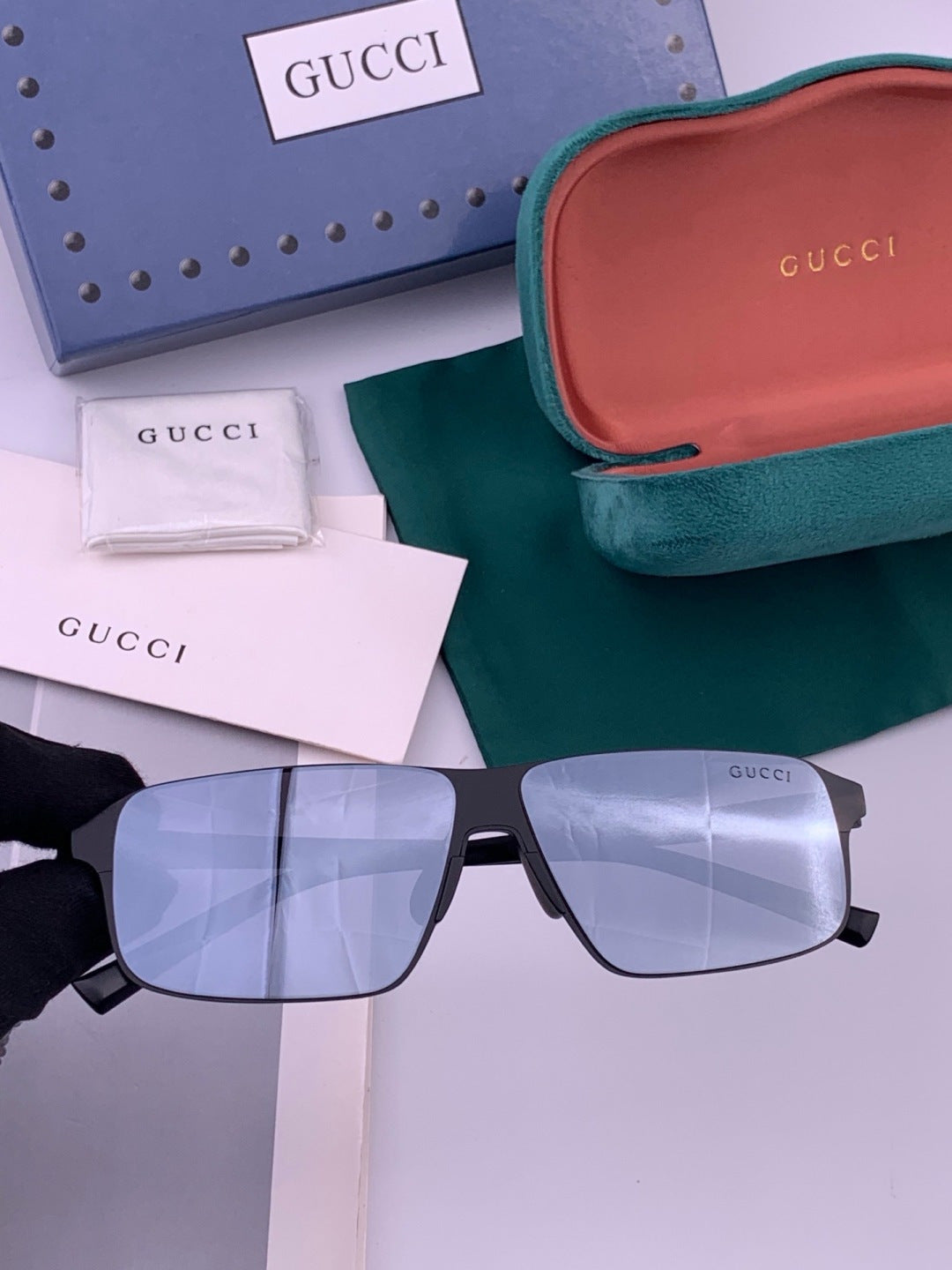 Gucci G2225 Polarized Aviator Gold Lens Sunglasses for Men - 371632