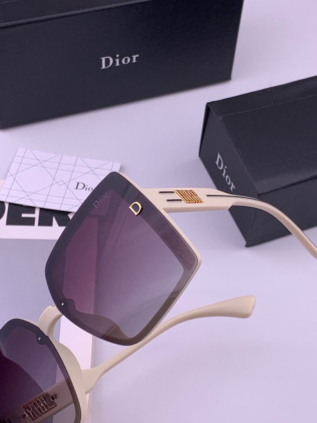 Dior D5290 Polarized Square Black Lens Sunglasses for Men & Women - 371897 - detail image 4