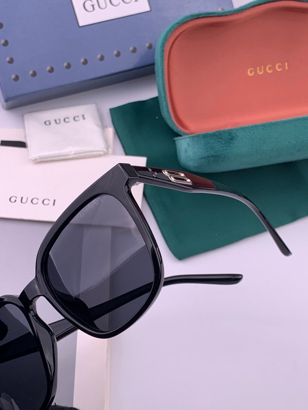 Gucci G32040 Polarized Fashion Gold Lens Sunglasses for Women - 371587 - detail image 3