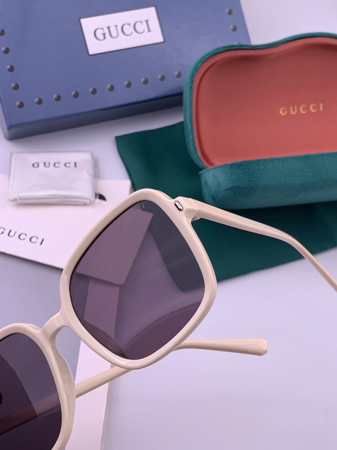 Gucci G5107 Square Gold Lens Sunglasses for Men & Women - detail image 3