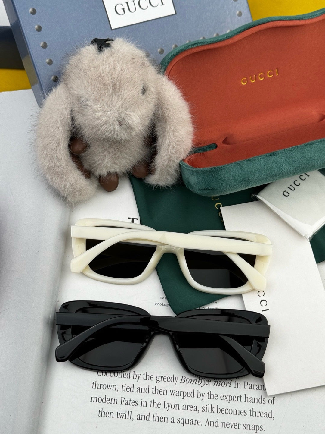 Gucci G5906 Polarized Square Black Lens Sunglasses for Men & Women - 371468 - detail image 4
