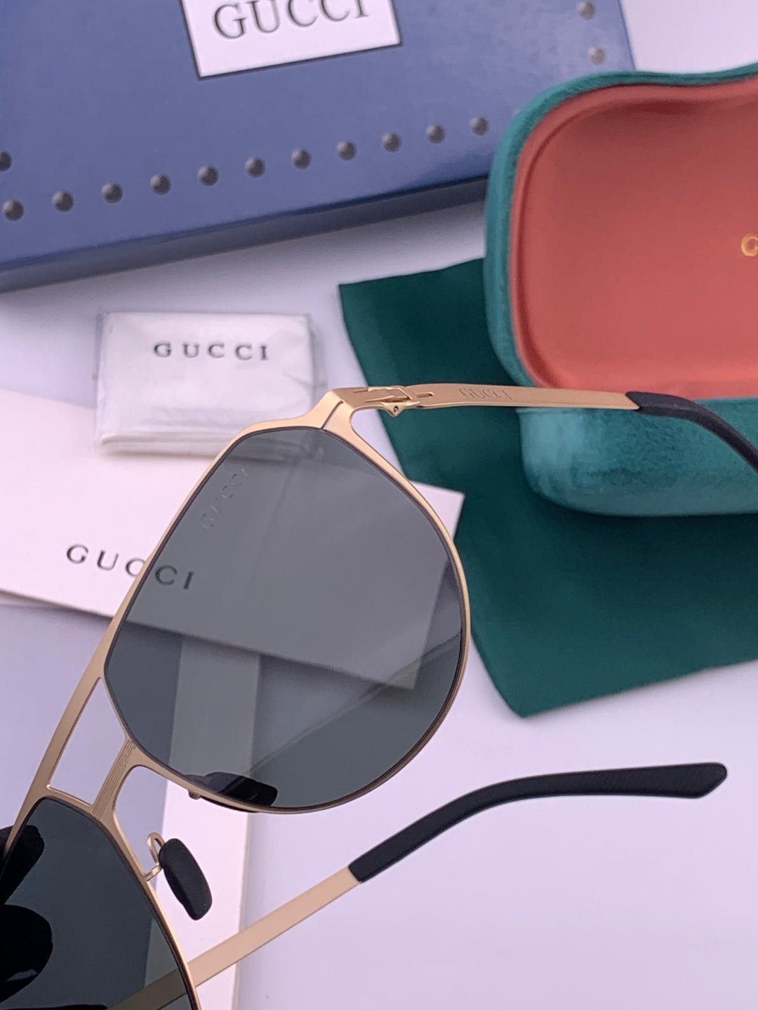Gucci G2731 Polarized Fashion Black Lens Sunglasses for Men & Women - 371650 - detail image 3