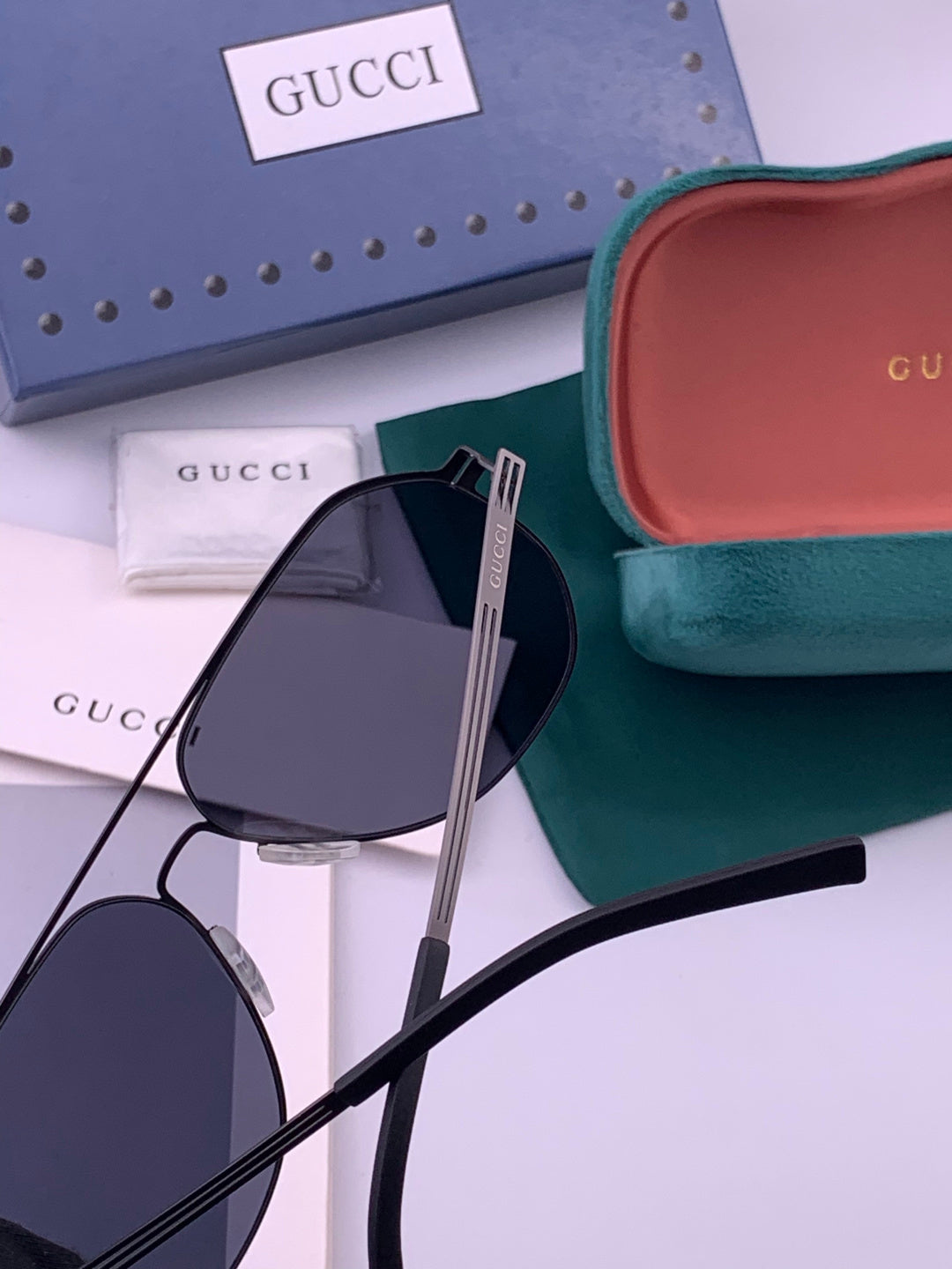 Gucci G911 Polarized Fashion Gold Lens Sunglasses for Men & Women - 371462 - detail image 5