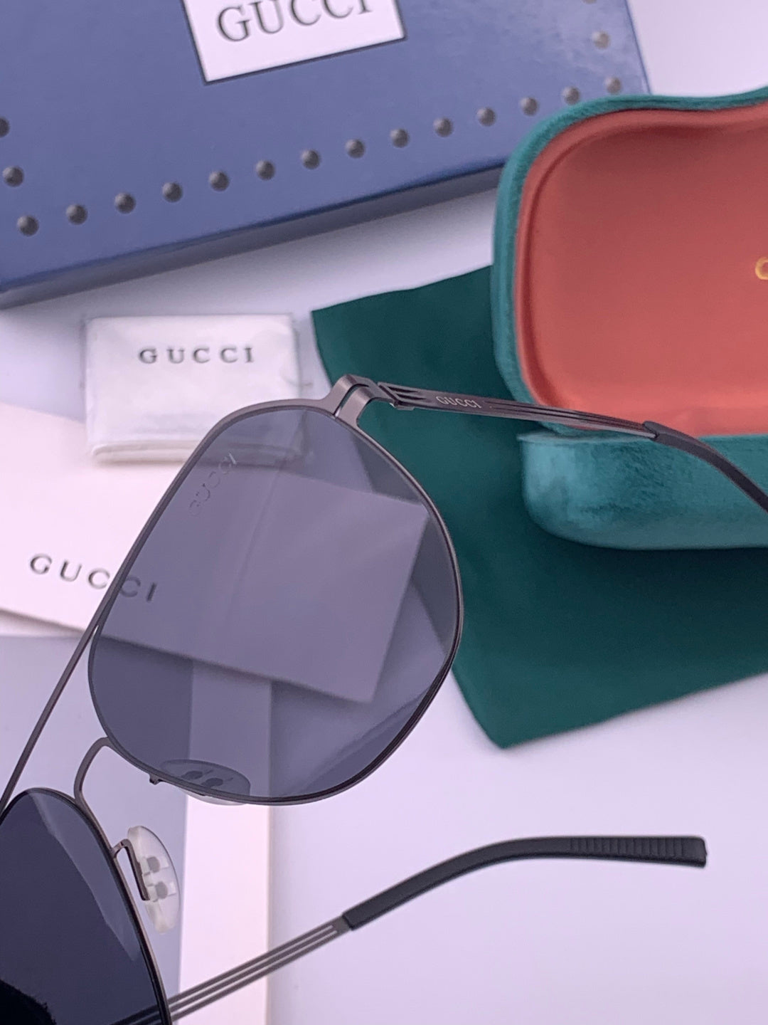 Gucci G911 Polarized Fashion Gold Lens Sunglasses for Men & Women - 371462 - detail image 3