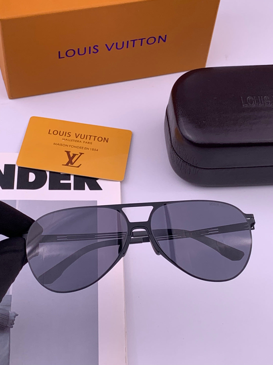 Louis Vuitton L199 Fashion Gold Lens Sunglasses for Men & Women - 371450