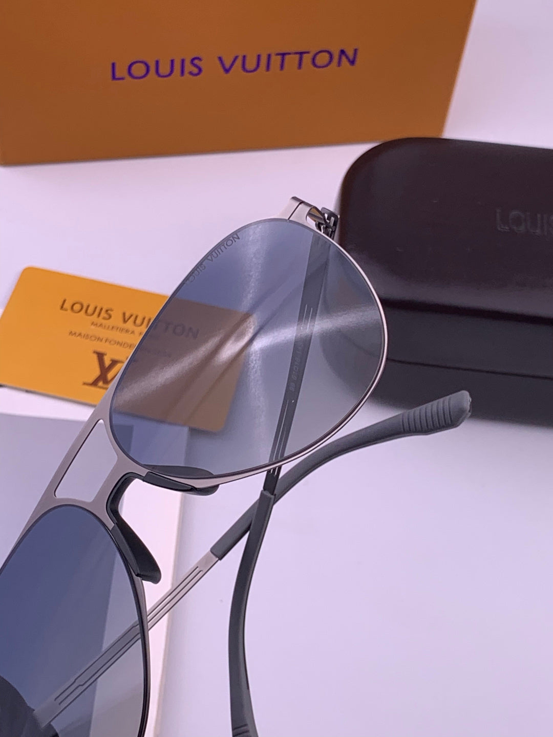 Louis Vuitton L199 Fashion Gold Lens Sunglasses for Men & Women - 371451 - detail image 3