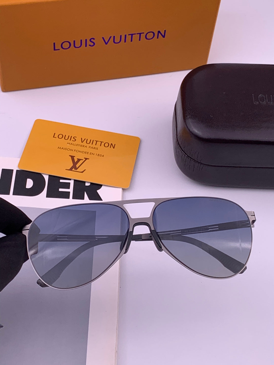 Louis Vuitton L199 Fashion Gold Lens Sunglasses for Men & Women - 371451