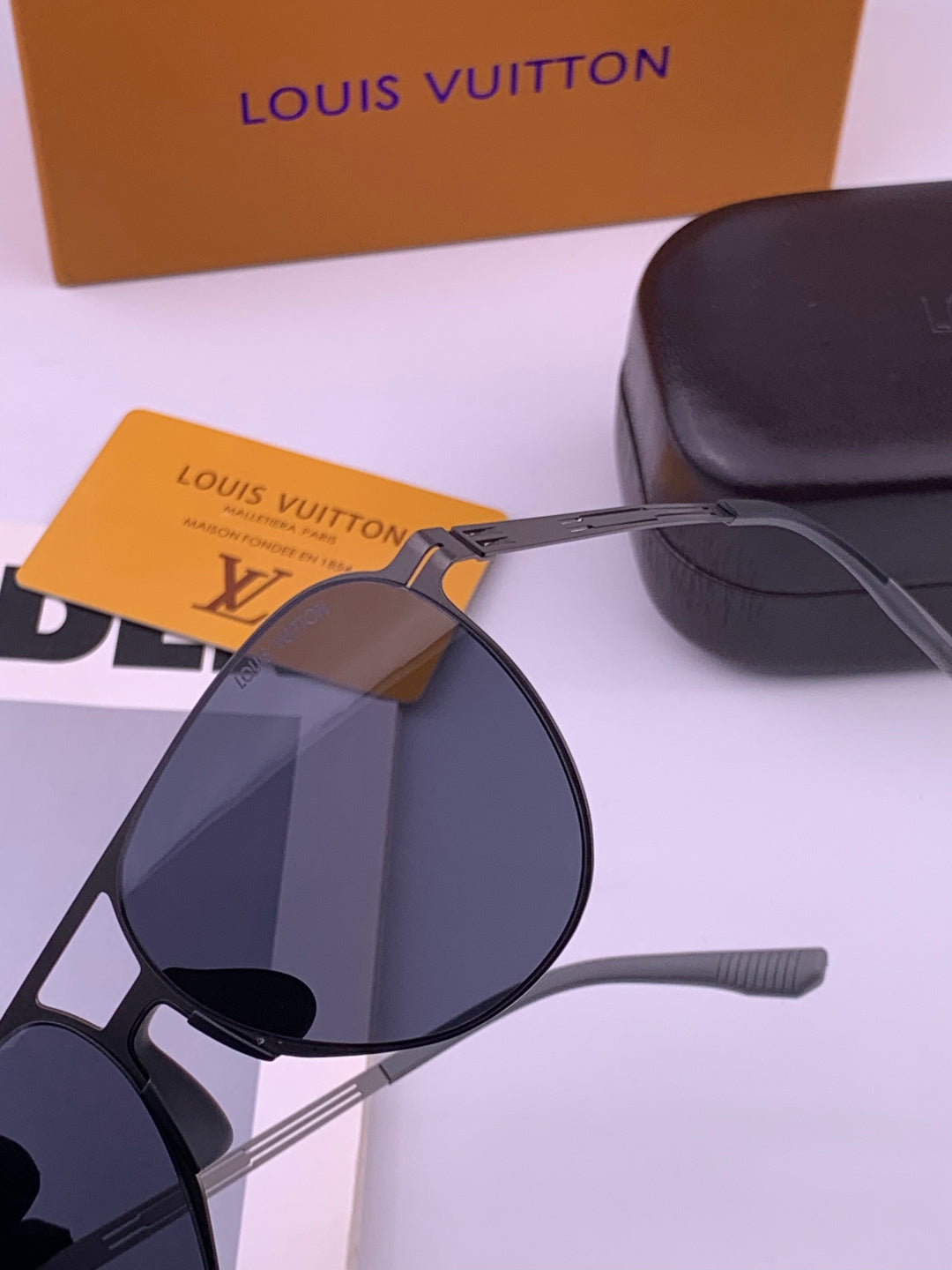 Louis Vuitton L199 Fashion Black Lens Sunglasses for Men & Women - 371452 - detail image 3