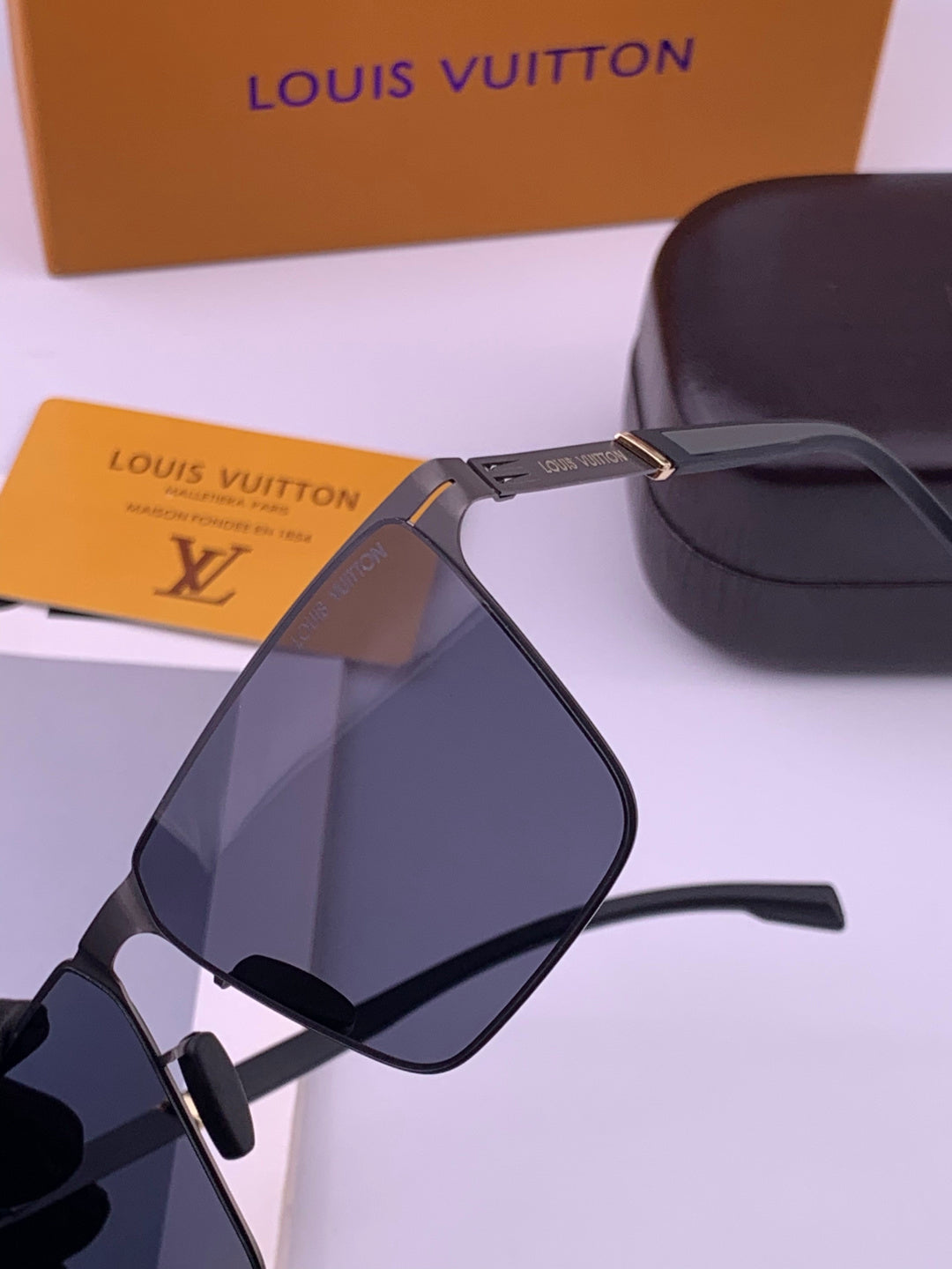Louis Vuitton L616 Fashion Gold Lens Sunglasses for Men & Women - 371453 - detail image 4