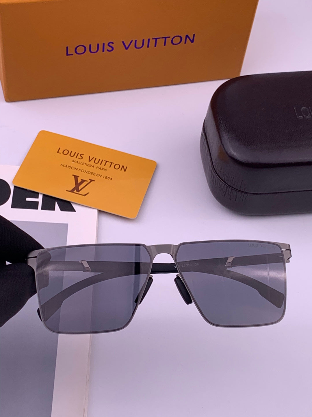 Louis Vuitton L616 Fashion Gold Lens Sunglasses for Men & Women - 371453