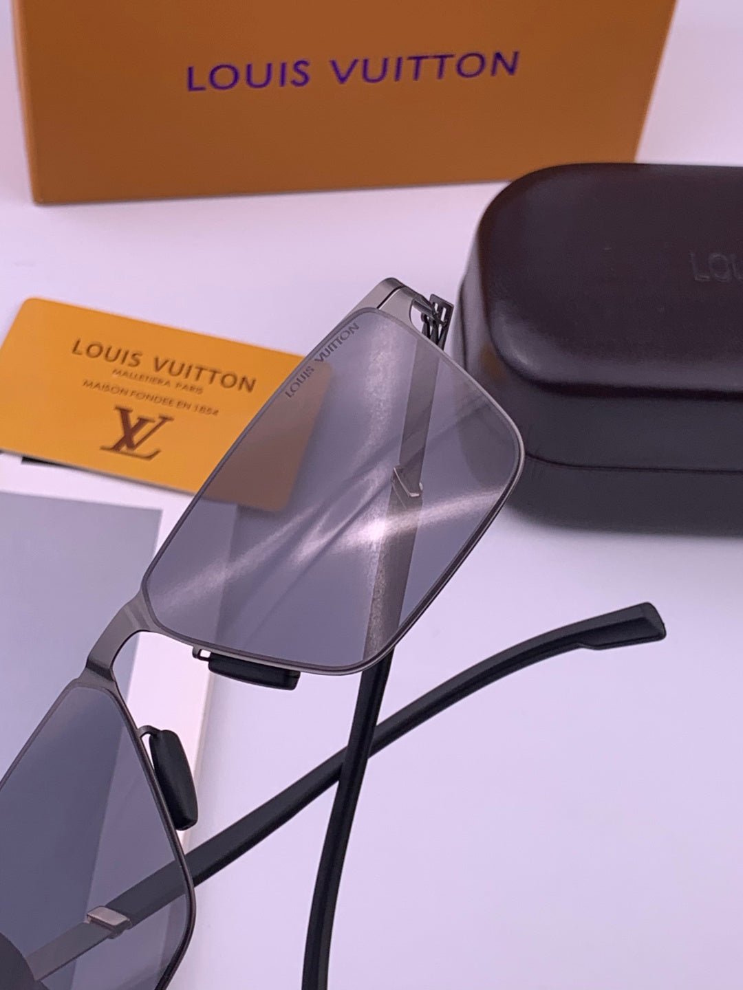Louis Vuitton L616 Fashion Gold Lens Sunglasses for Men & Women - 371453 - detail image 3