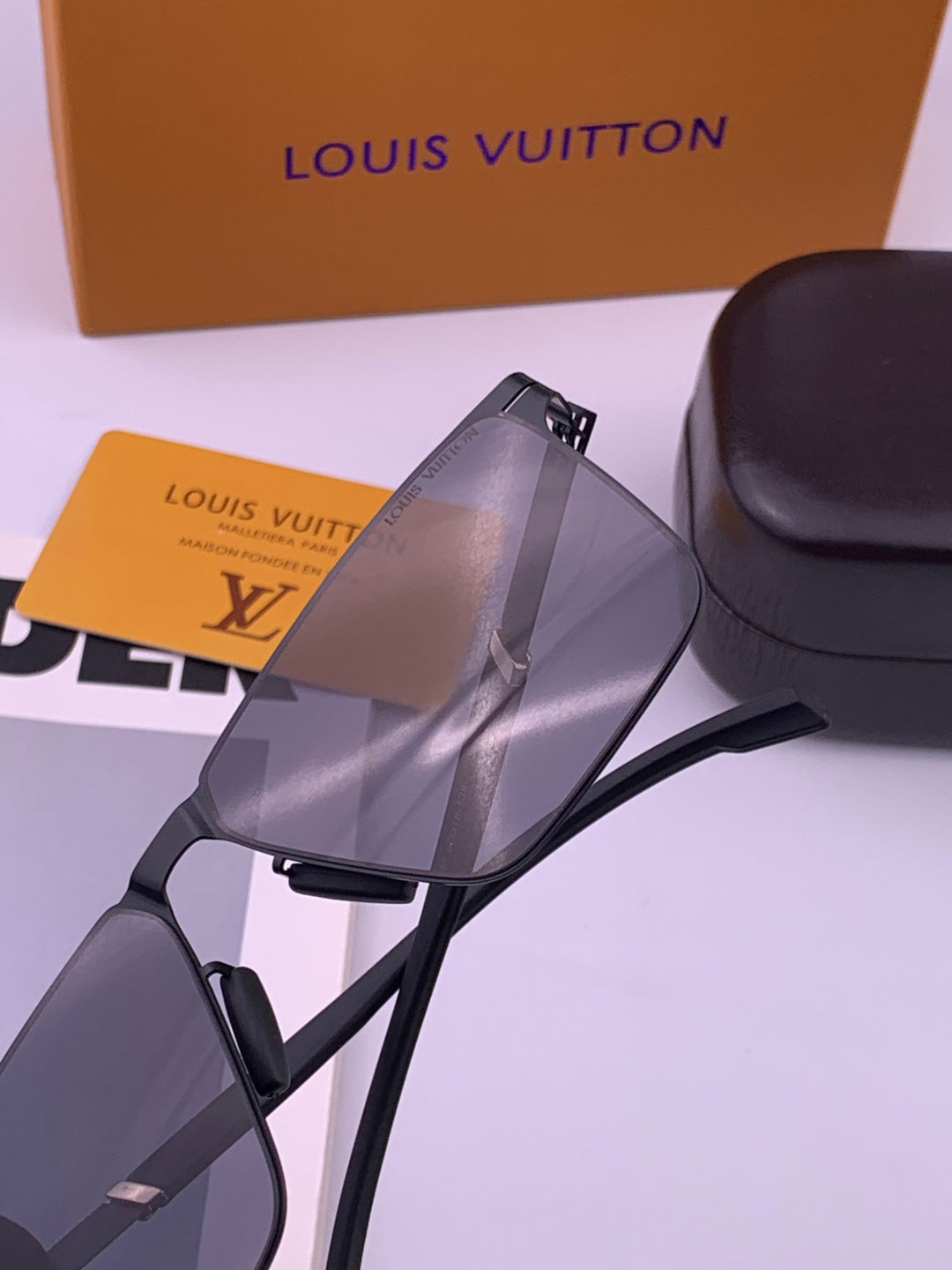 Louis Vuitton L616 Fashion Gold Lens Sunglasses for Men & Women - 371455 - detail image 4