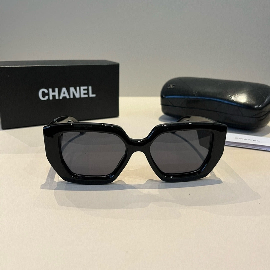 Chanel Fashion Black Lens Sunglasses for Men & Women - 371857 - detail image 2